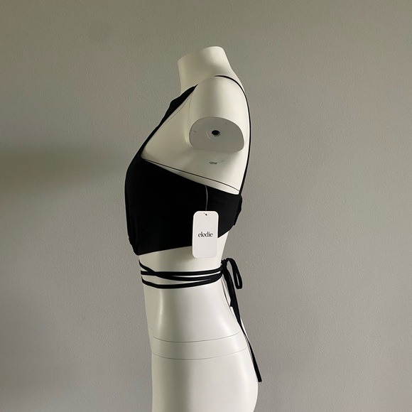 106. Elodie Tie-Front Cropped Racer Top - Picture 3 of 7